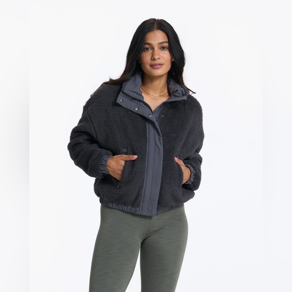 NWOT Vuori Clothing Cozy Sherpa Jacket | Charcoal